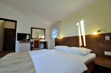 Полулюкс в Отеле Hotel Djuric